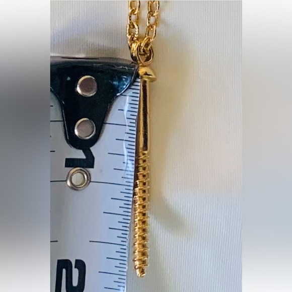 24” Goldtone Necklace w/ 2” Screw Pendant - Picture 7 of 10